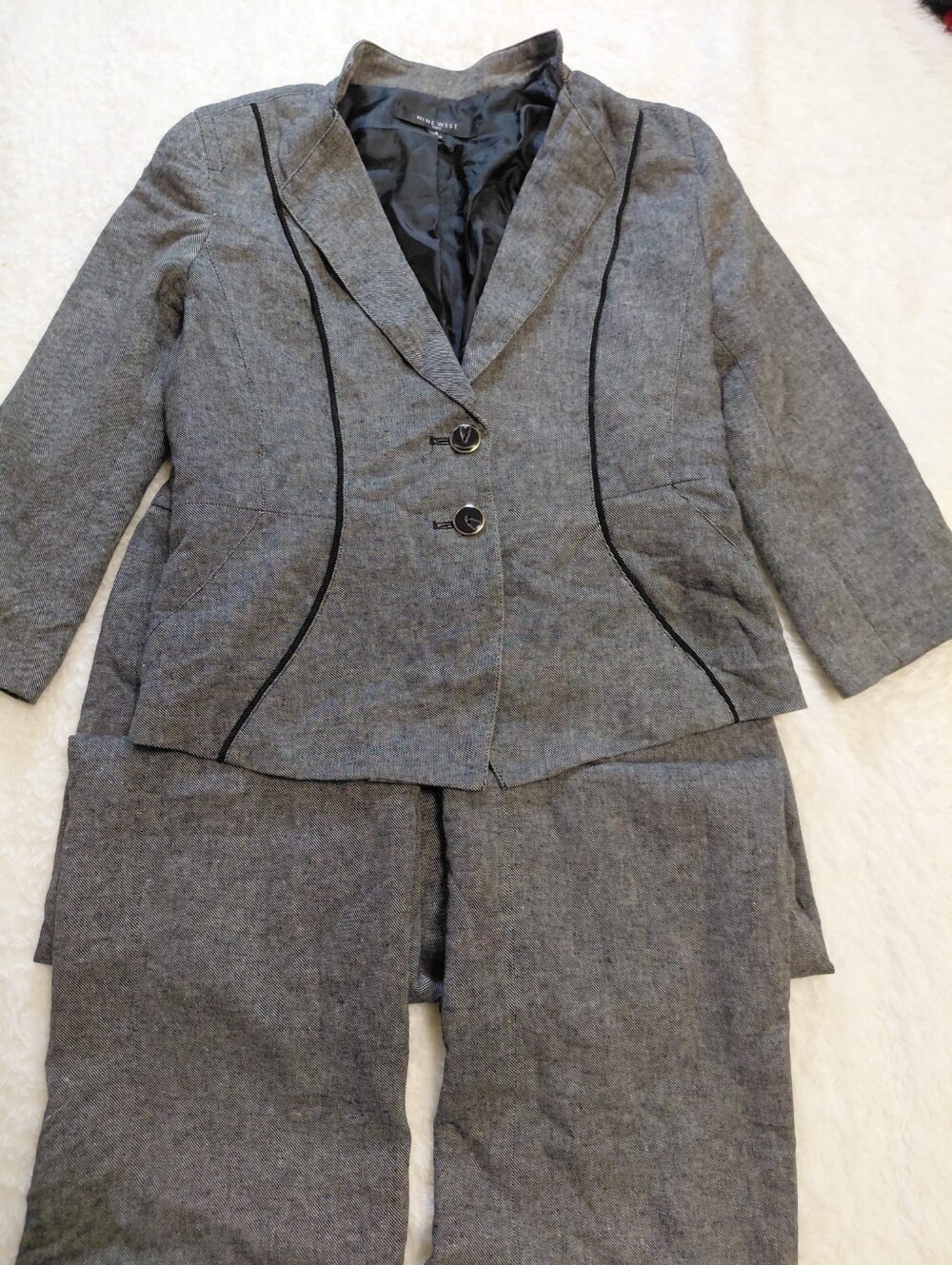 Nine West Gray Pant Suit Set Size 4 Blazer & Wide Leg Pants Career Office Classi